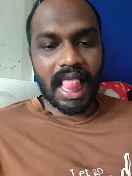 Snapshot of singletamilguy chatting on April 2026 07:00:02 AM singletamilguy online show from April 2026 07:00:02 AM