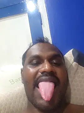 Snapshot of singletamilguy chatting on April 2026 10:00:02 PM singletamilguy online show from April 2026 10:00:02 PM
