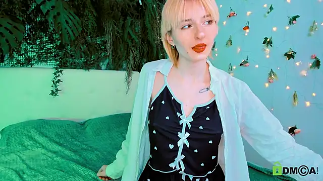 Kira  Cutie online show from May 2026 09:10:02 PM