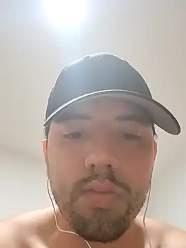 Snapshot of Azelfit chatting on March 2026 01:42:01 AM Azelfit online show from March 2026 01:42:01 AM