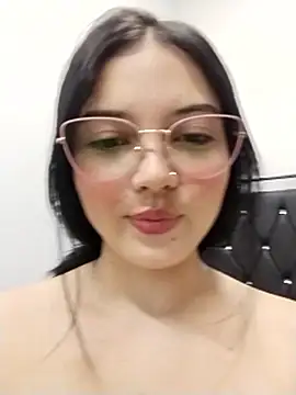 Snapshot of veleria_allurin chatting on June 2026 11:35:02 PM veleria allurin online show from June 2026 11:35:02 PM