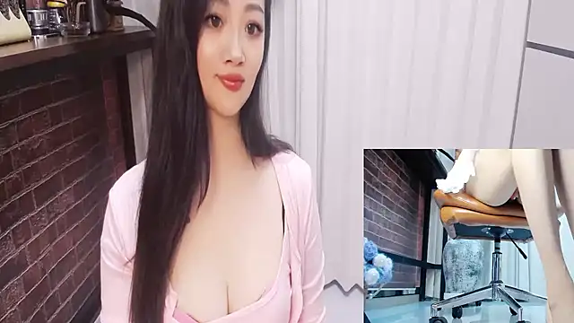 Snapshot of Latte-01 chatting on July 2026 02:51:01 PM Latte-01 online show from July 2026 02:51:01 PM