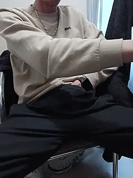 Skinboy06 online show from May 2026 09:50:02 AM