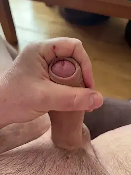 Snapshot of Brunode76 chatting on April 2026 10:04:02 AM Brunode76 online show from April 2026 10:04:02 AM