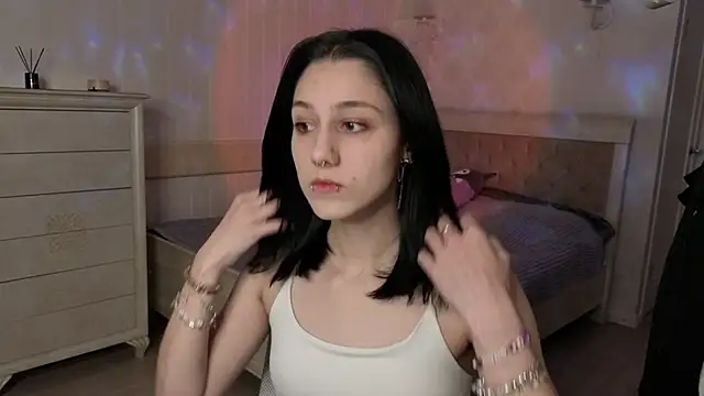 Snapshot of MilaVey chatting on March 2026 05:51:02 PM MilaVey online show from March 2026 05:51:02 PM