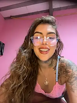 miiabellovic online show from May 2026 11:23:01 PM