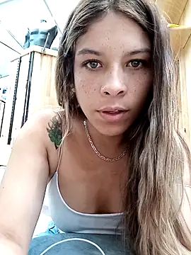 alanna6950 online show from April 2026 04:56:02 PM