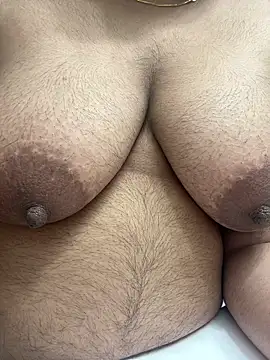 Snapshot of Emiley456 chatting on March 2026 03:33:02 AM Emiley456 online show from March 2026 03:33:02 AM