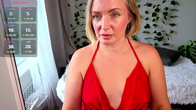 MonikFoxi online show from August 2026 04:47:01 AM