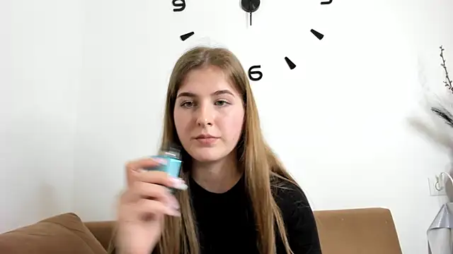 Snapshot of OhMyAlice chatting on March 2026 09:14:01 PM OhMyAlice online show from March 2026 09:14:01 PM