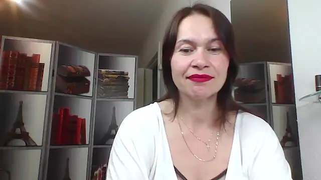 Snapshot of Selena_Moo chatting on May 2026 09:15:02 AM Selena Moo online show from May 2026 09:15:02 AM