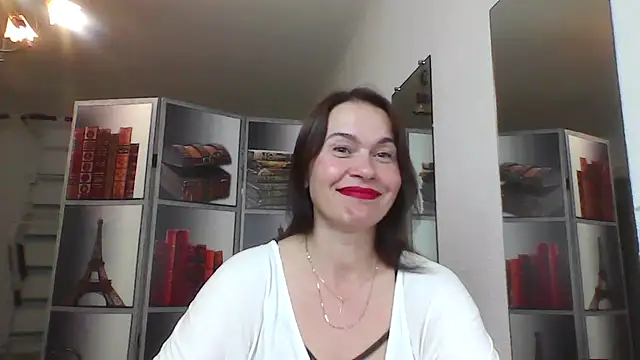 Snapshot of Selena_Moo chatting on June 2026 11:56:02 AM Selena Moo online show from June 2026 11:56:02 AM