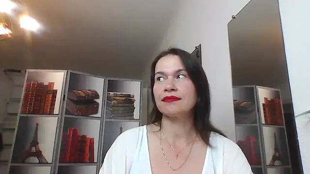 Snapshot of Selena_Moo chatting on June 2026 10:07:01 AM Selena Moo online show from June 2026 10:07:01 AM