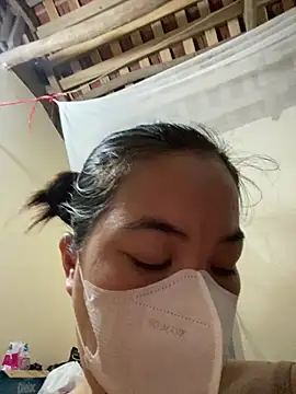 SeraCin online show from March 2026 03:33:02 AM