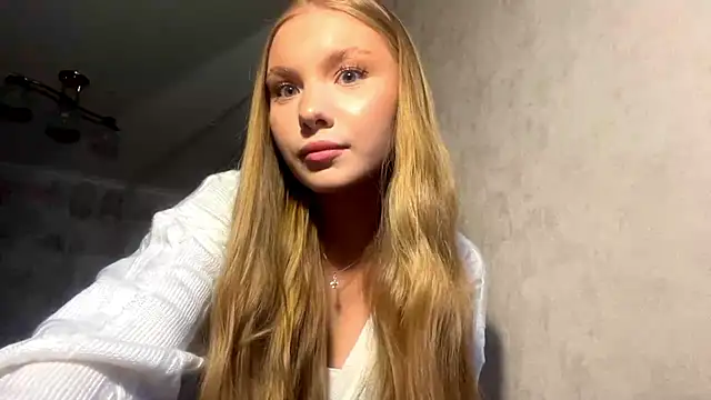 CarolineNine online show from April 2026 03:36:01 PM