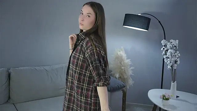 Snapshot of UshaDudney chatting on March 2026 03:22:02 AM UshaDudney online show from March 2026 03:22:02 AM