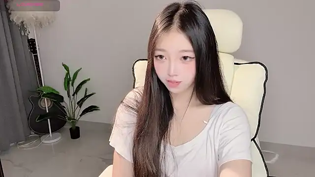 Yukiy8877 online show from April 2026 11:17:02 PM