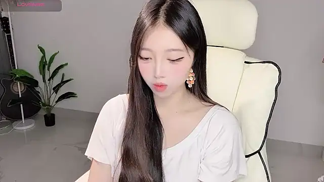Yukiy8877 online show from April 2026 01:42:02 AM