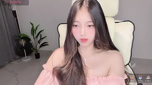 Yukiy8877 online show from May 2026 01:05:02 PM