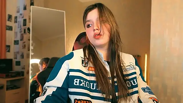 Snapshot of Chloe_Rozzy chatting on March 2026 02:33:02 PM Chloe Rozzy online show from March 2026 02:33:02 PM