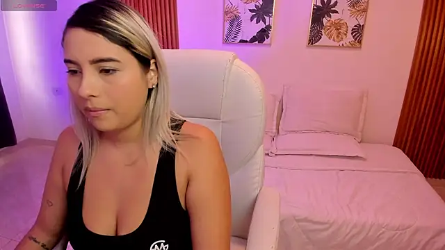 shadixa Luxxx online show from April 2026 01:49:02 PM