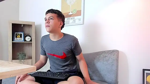 dennis hills online show from March 2026 12:54:02 PM