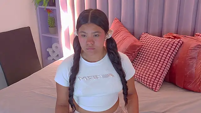 AhslyEvans   online show from June 2026 07:29:01 PM