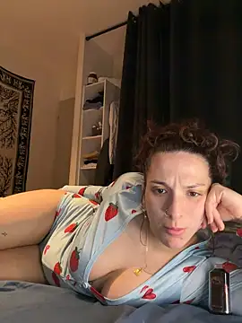 Snapshot of georginamoor chatting on April 2026 12:39:02 PM georginamoor online show from April 2026 12:39:02 PM