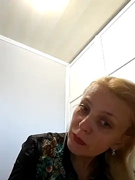 Snapshot of MiaLove183 chatting on April 2026 08:35:02 AM MiaLove183 online show from April 2026 08:35:02 AM