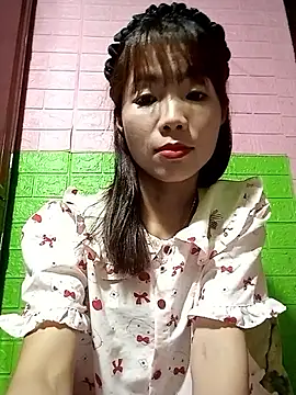 Snapshot of AmyLinee01 chatting on May 2026 03:29:02 PM AmyLinee01 online show from May 2026 03:29:02 PM