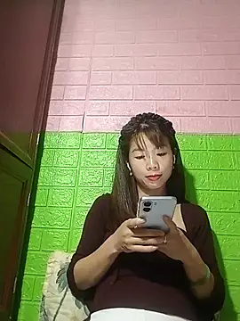 Snapshot of AmyLinee01 chatting on May 2026 05:20:02 PM AmyLinee01 online show from May 2026 05:20:02 PM