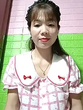 Snapshot of AmyLinee01 chatting on June 2026 07:26:02 PM AmyLinee01 online show from June 2026 07:26:02 PM