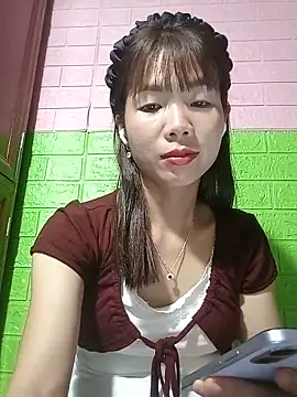 Snapshot of AmyLinee01 chatting on June 2026 07:49:02 PM AmyLinee01 online show from June 2026 07:49:02 PM