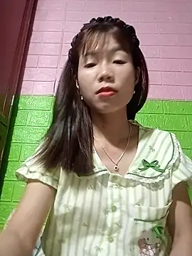 Snapshot of AmyLinee01 chatting on June 2026 03:39:02 PM AmyLinee01 online show from June 2026 03:39:02 PM