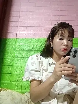 Snapshot of AmyLinee01 chatting on June 2026 06:52:02 AM AmyLinee01 online show from June 2026 06:52:02 AM