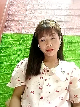 Snapshot of AmyLinee01 chatting on June 2026 06:39:02 PM AmyLinee01 online show from June 2026 06:39:02 PM