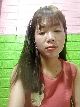 Snapshot of AmyLinee01 chatting on June 2026 06:21:02 PM AmyLinee01 online show from June 2026 06:21:02 PM
