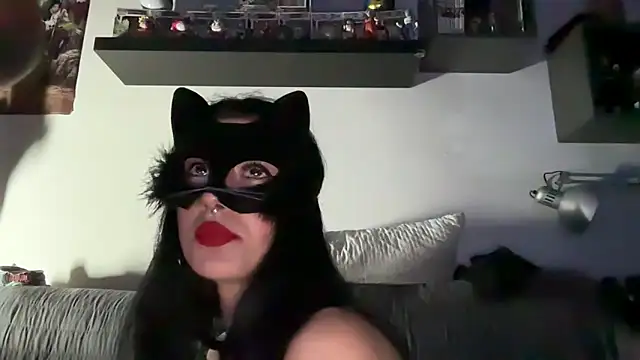 Snapshot of SilentScreamsVan- chatting on May 2026 09:00:01 PM SilentScreamsVan- online show from May 2026 09:00:01 PM