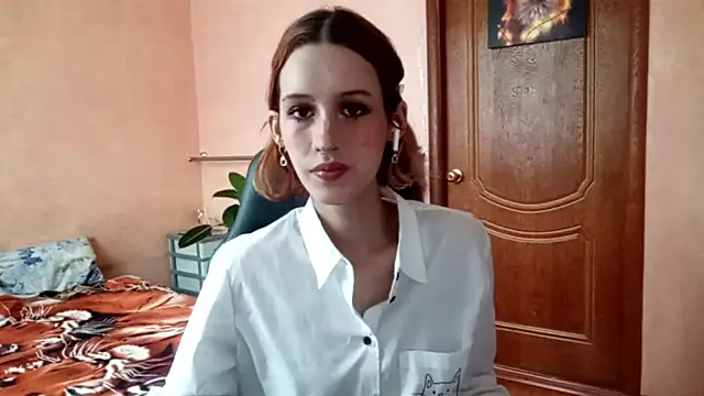 SirenFrost online show from June 2026 03:27:01 PM