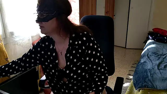 Snapshot of Chrismaturefrench chatting on April 2026 08:15:01 AM Chrismaturefrench online show from April 2026 08:15:01 AM