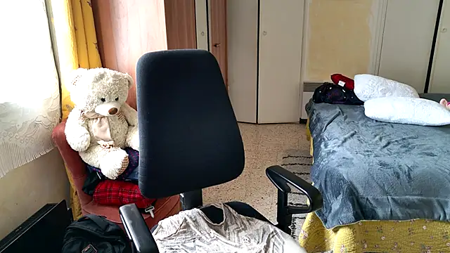 Snapshot of Chrismaturefrench chatting on April 2026 03:33:02 PM Chrismaturefrench online show from April 2026 03:33:02 PM