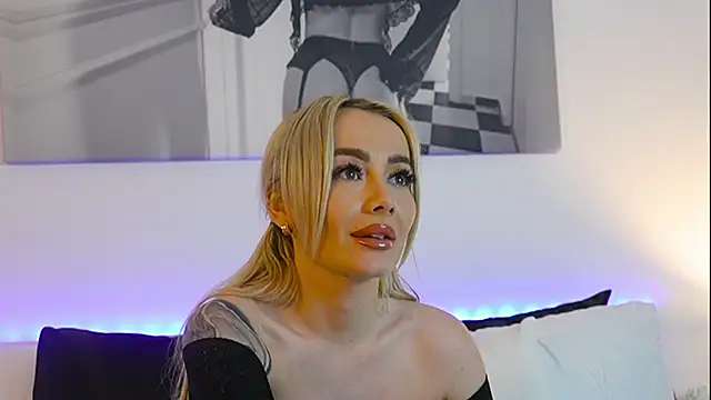 Snapshot of FrancescaGrayy chatting on May 2026 08:27:01 PM FrancescaGrayy online show from May 2026 08:27:01 PM