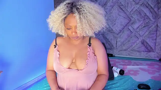Snapshot of TammyBrown1 chatting on July 2026 03:55:01 AM TammyBrown1 online show from July 2026 03:55:01 AM
