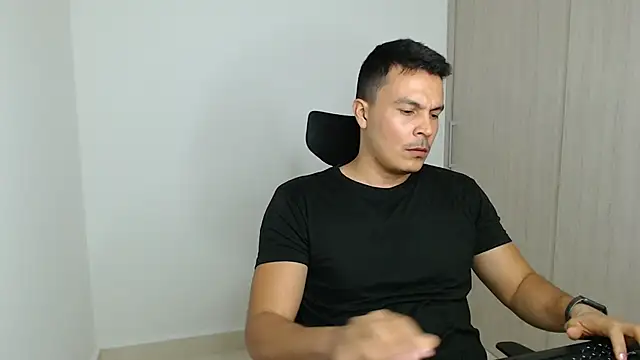 Snapshot of Galindo_33 chatting on March 2026 02:39:01 AM Galindo 33 online show from March 2026 02:39:01 AM