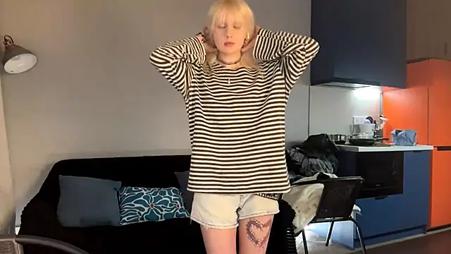 Snapshot of DivinaSpanski chatting on March 2026 01:06:01 PM DivinaSpanski online show from March 2026 01:06:01 PM