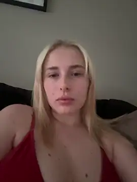 Snapshot of EloiseeUKK chatting on May 2026 05:16:02 AM EloiseeUKK online show from May 2026 05:16:02 AM