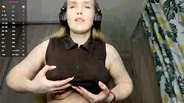 DenitaSpace online show from April 2026 02:43:02 PM