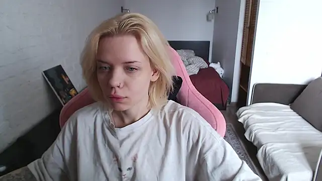 Snapshot of TenderChloe chatting on March 2026 09:42:01 AM TenderChloe online show from March 2026 09:42:01 AM