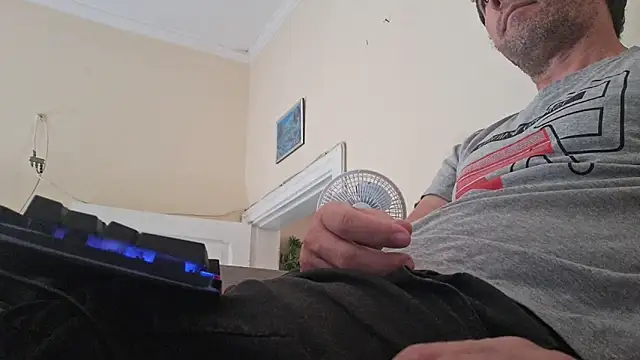 Sueliton2 online show from April 2026 11:08:01 AM