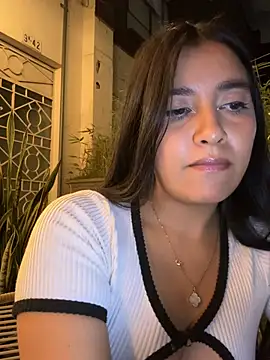 Snapshot of HaileyBiieber chatting on April 2026 11:57:02 PM HaileyBiieber online show from April 2026 11:57:02 PM